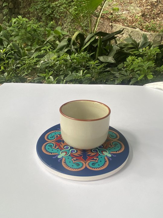 Keramikuntersetzer mit ethnischem Muster aus Guizhou, handgefertigte Untersetzer, Kunstuntersetzer, einzigartige Tischdekoration, rutschfeste Keramik-Getränkeuntersetzer, Geschenke, Souvenirs