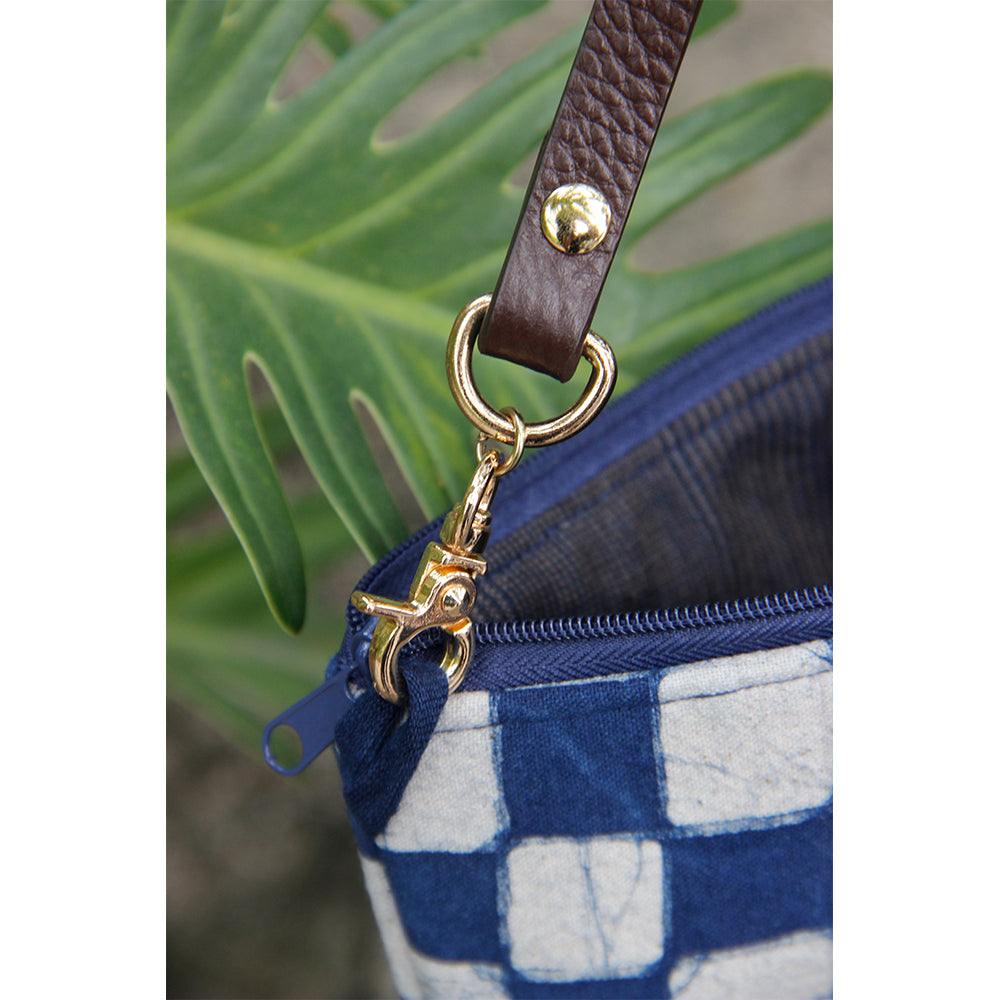 Handmade batik handbag, women's wrist bag with zipper, casual bag