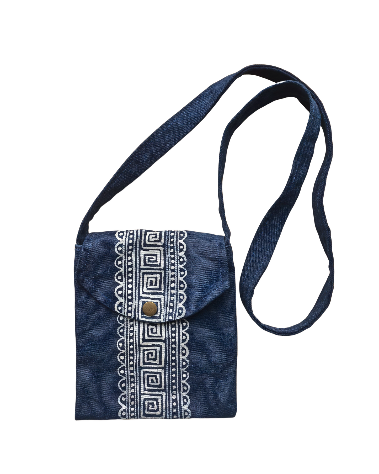 Sac bandoulière Miao fait main en batik, sac à bandoulière en coton naturel, sac teint indigo, sac Shibori, sac bohème avec rabat et boucle dissimulée 7,87 x 6,69 pouces