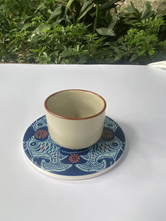 Keramikuntersetzer mit ethnischem Muster aus Guizhou, handgefertigte Untersetzer, Kunstuntersetzer, einzigartige Tischdekoration, rutschfeste Keramik-Getränkeuntersetzer, Geschenke, Souvenirs