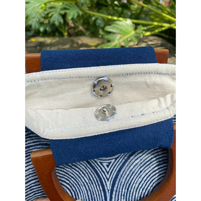 Handmade batik commuting wooden handle handbag for women