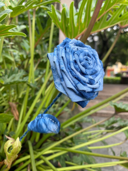 Tie-Dye Handmade Fabric Blue Roses, Fabric Flowers, Home Decor Flowers, Wedding Decoration, Mother's Day Gifts, Christmas Flower Gifts, Handmade Birthday Gifts (1 Tie-Dye Rose)
